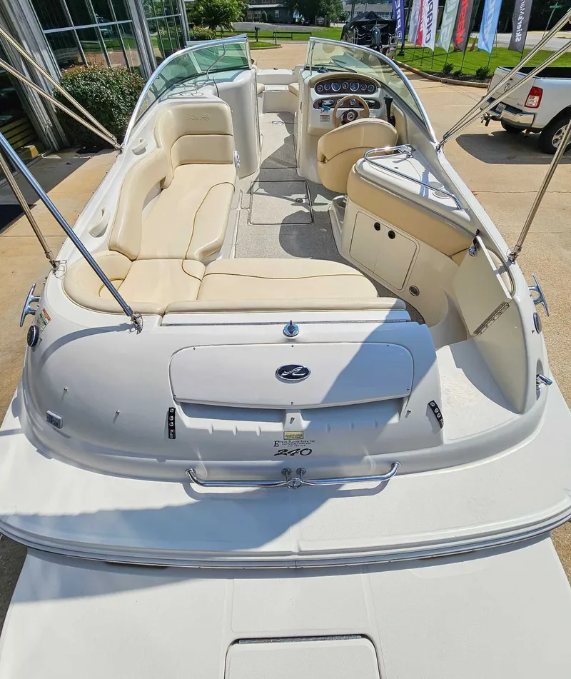 Slide: The Image of Sea Ray 240 Sundeck 2001 - 8