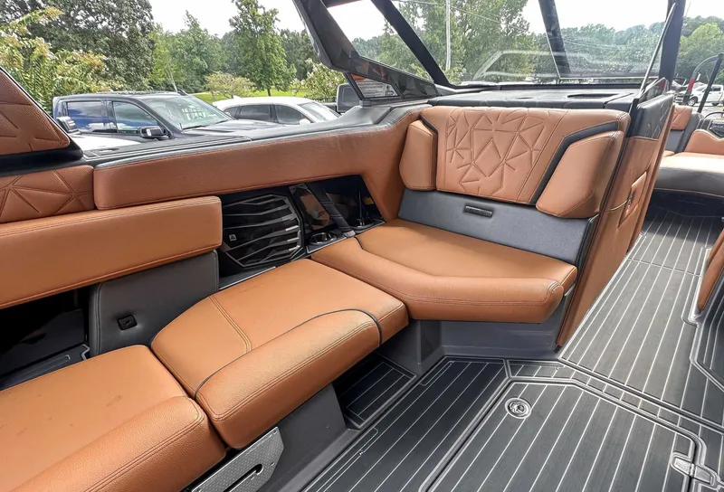 Slide: The Image of Luxurious interior of 2023 Nautique Super Air Nautique G23 Paragon. - 17
