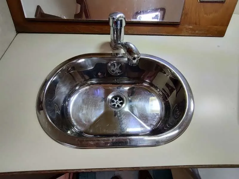 Slide: The Image of Island Packet 420 2001 - 110