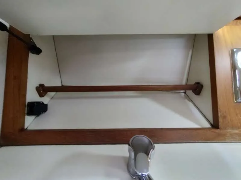 Slide: The Image of Island Packet 420 2001 - 111