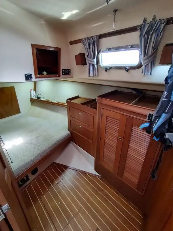 Slide: The Image of Island Packet 420 2001 - 124