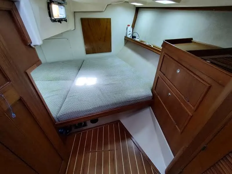 Slide: The Image of Island Packet 420 2001 - 125