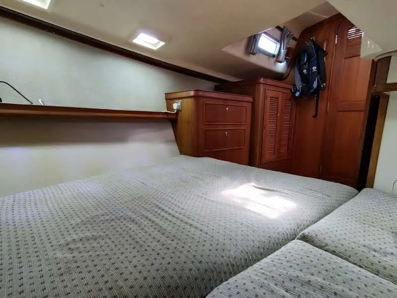 Slide: The Image of Island Packet 420 2001 - 127