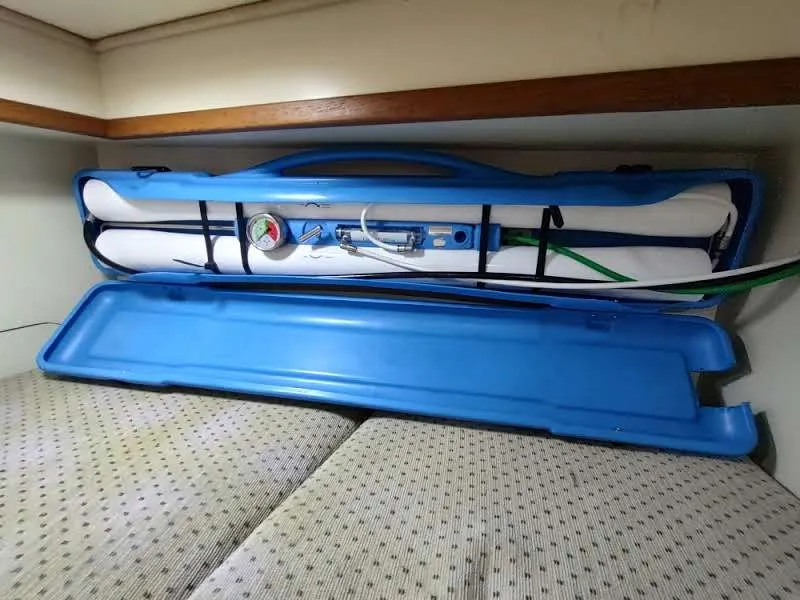 Slide: The Image of Island Packet 420 2001 - 128