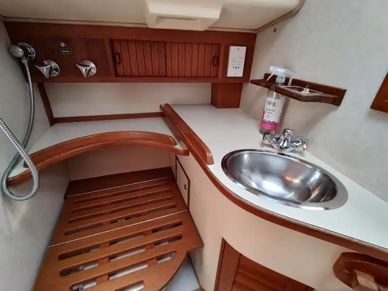 Slide: The Image of Island Packet 420 2001 - 137