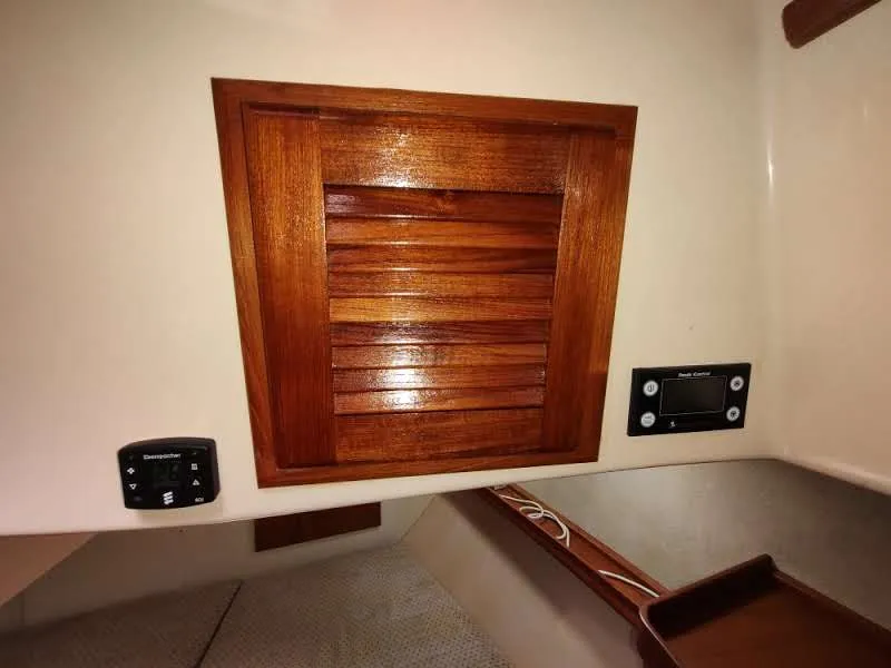 Slide: The Image of Island Packet 420 2001 - 140