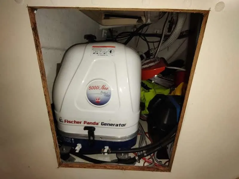 Slide: The Image of Island Packet 420 2001 - 143