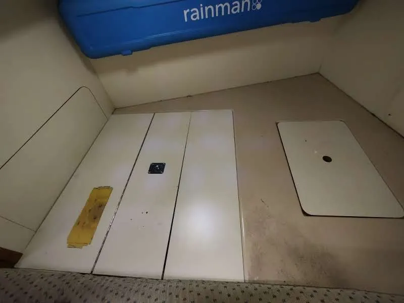 Slide: The Image of Island Packet 420 2001 - 145