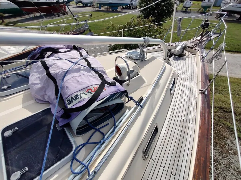 Slide: The Image of Island Packet 420 2001 - 20