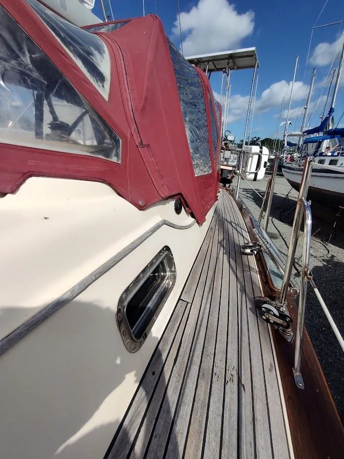 Slide: The Image of Island Packet 420 2001 - 24