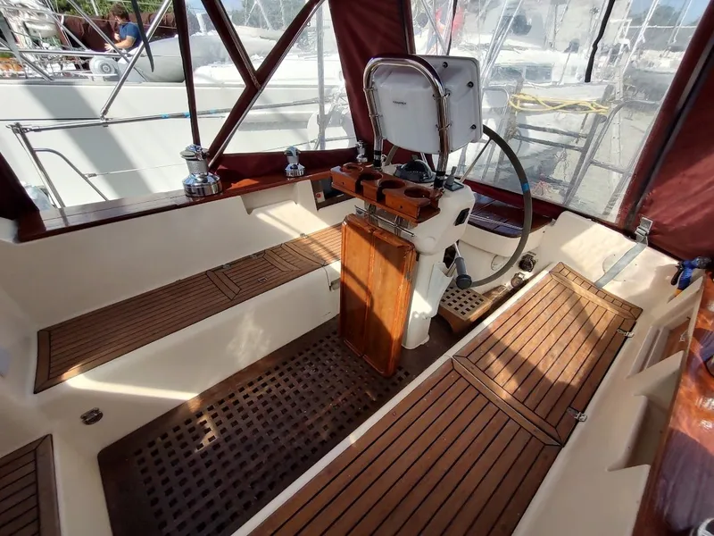 Slide: The Image of Island Packet 420 2001 - 32