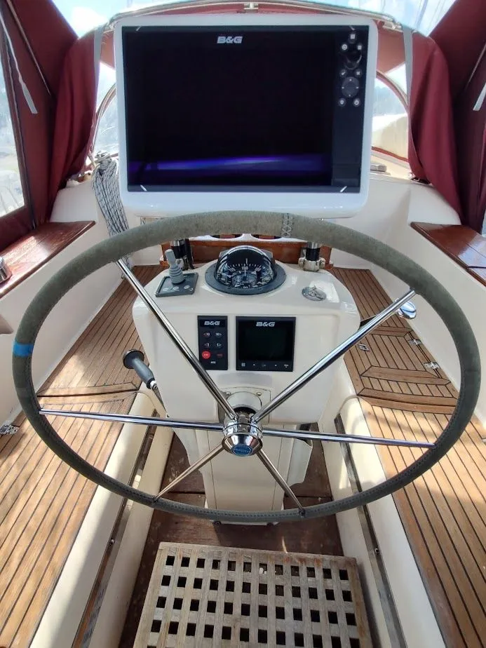 Slide: The Image of Island Packet 420 2001 - 37