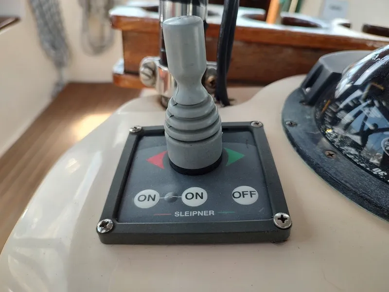 Slide: The Image of Island Packet 420 2001 - 41