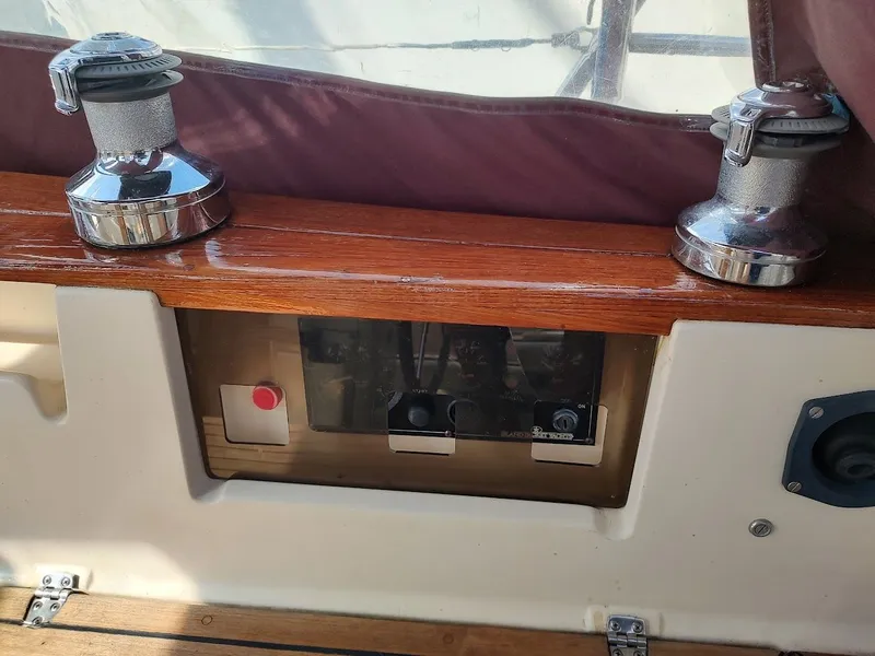 Slide: The Image of Island Packet 420 2001 - 44