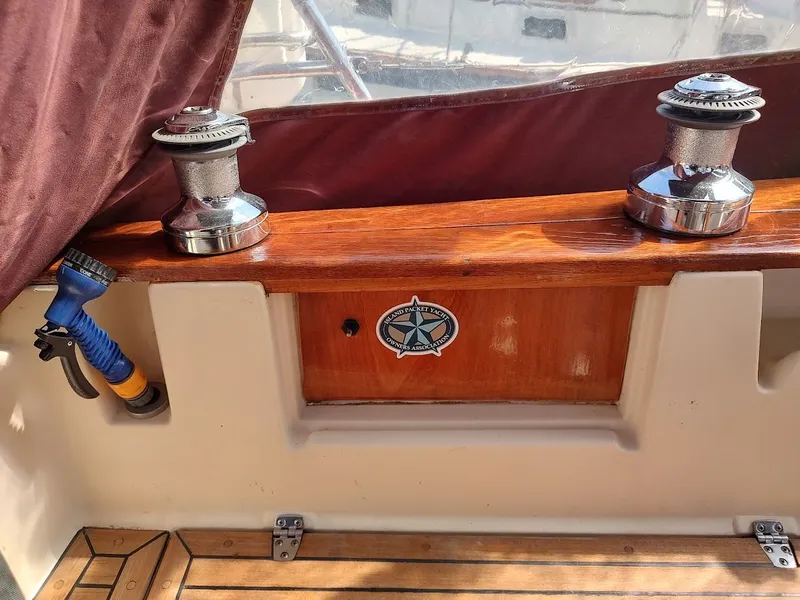 Slide: The Image of Island Packet 420 2001 - 47