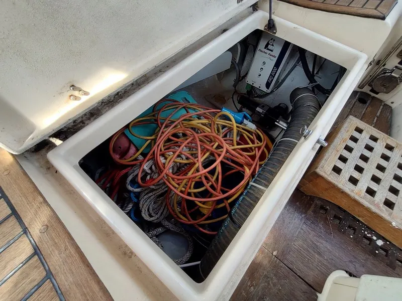 Slide: The Image of Island Packet 420 2001 - 56