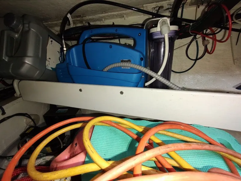 Slide: The Image of Island Packet 420 2001 - 58