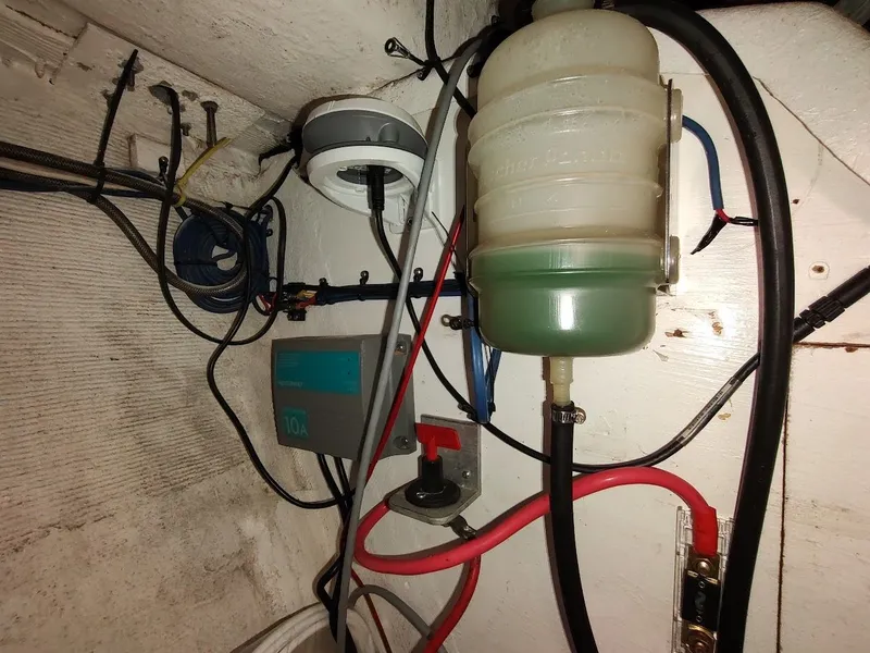 Slide: The Image of Island Packet 420 2001 - 62