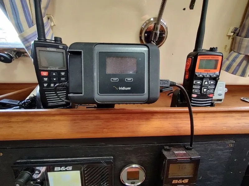 Slide: The Image of Island Packet 420 2001 - 76