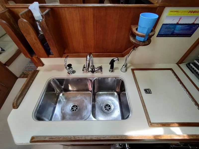 Slide: The Image of Island Packet 420 2001 - 80