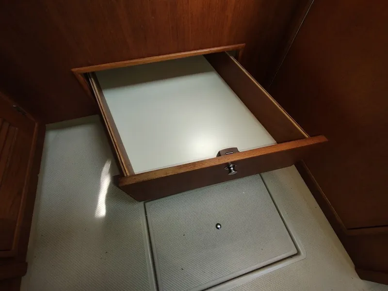 Slide: The Image of Island Packet 420 2001 - 92