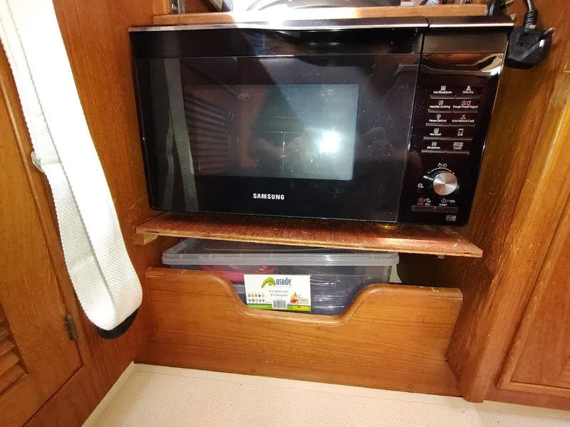 Slide: The Image of Island Packet 420 2001 - 93