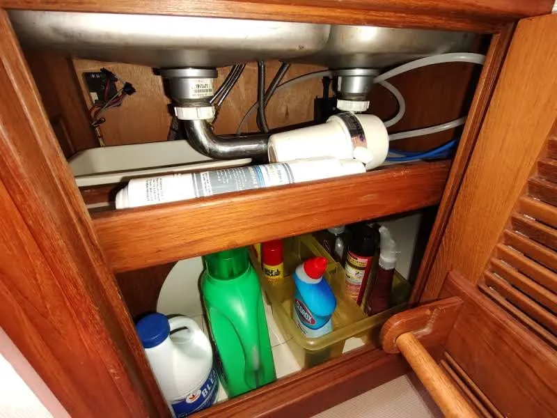 Slide: The Image of Island Packet 420 2001 - 94