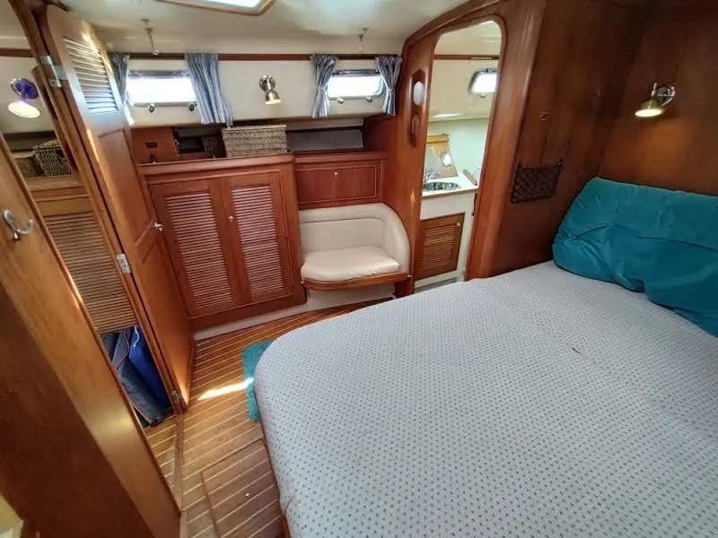 Slide: The Image of Island Packet 420 2001 - 99