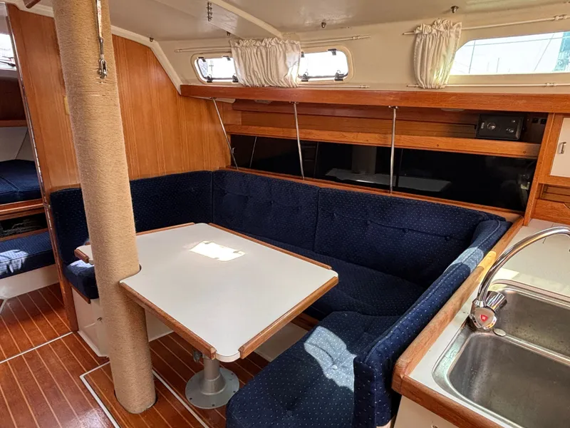 Slide: The Image of Catalina 34 1992 - 54