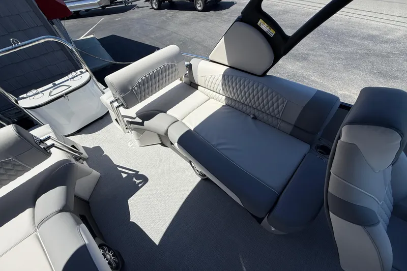 Slide: The Image of Luxurious seating on 2026 Avalon 2585 Excalibur LTD pontoon boat with high-performance features. - 20