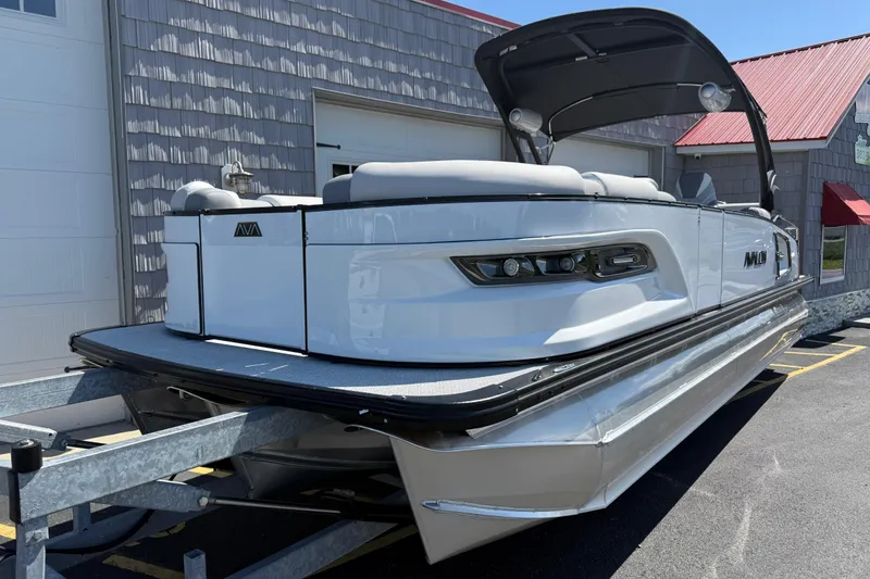 Slide: The Image of 2026 Avalon 2585 Excalibur LTD boat with quad lounger and Mercury 400hp V-10 Verado. - 3