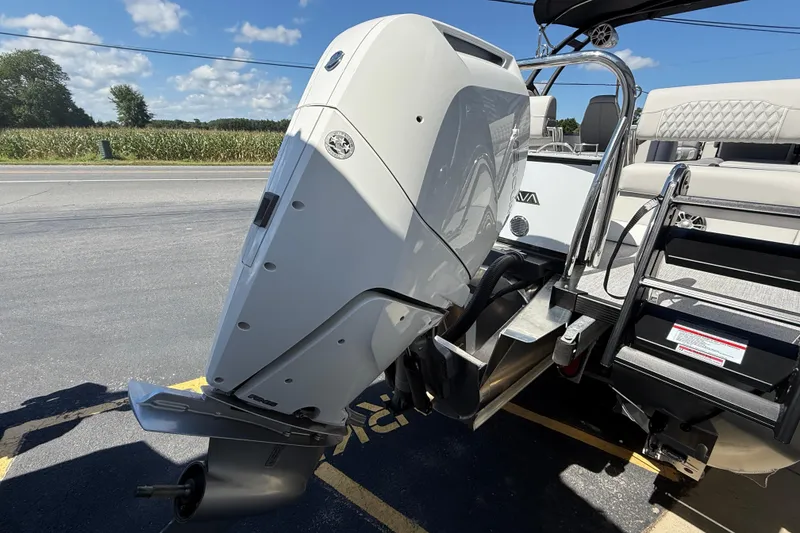 Slide: The Image of 2026 Avalon 2585 Excalibur LTD with Mercury 400hp V-10 Verado engine, parked outdoors. - 7