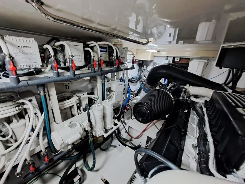 Slide: The Image of Hatteras 68 Convertible 2006 - 71