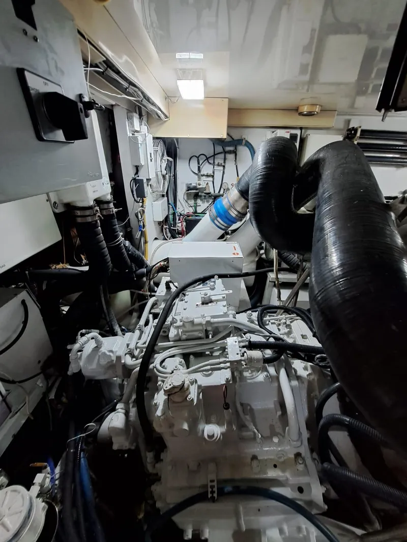 Slide: The Image of Hatteras 68 Convertible 2006 - 73