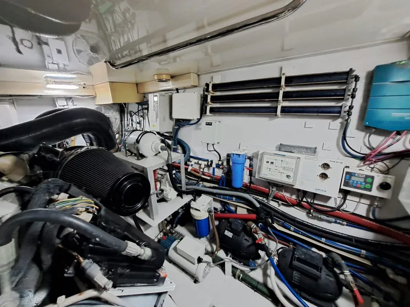 Slide: The Image of Hatteras 68 Convertible 2006 - 74