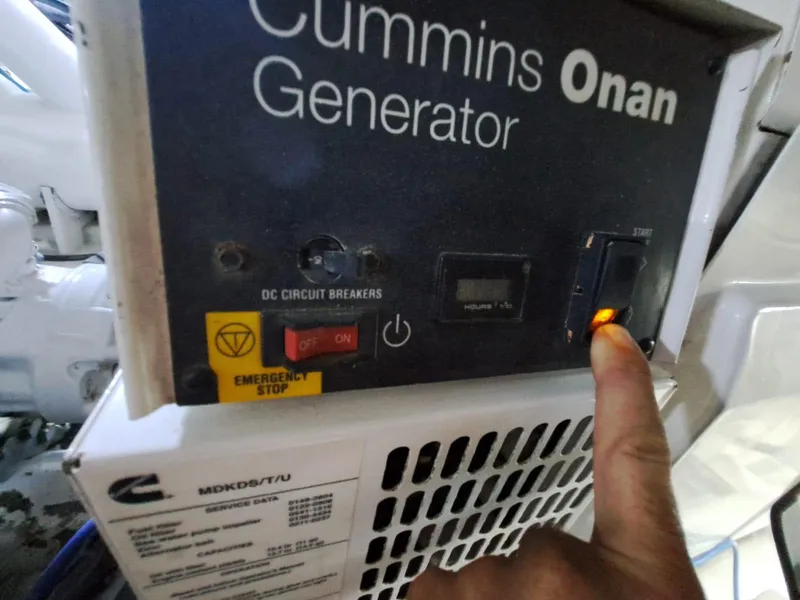 Slide: The Image of Hatteras 68 Convertible 2006 - 76