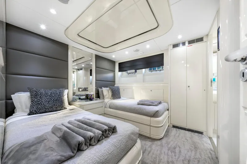 Slide: The Image of Intermarine 118 1998 - 58