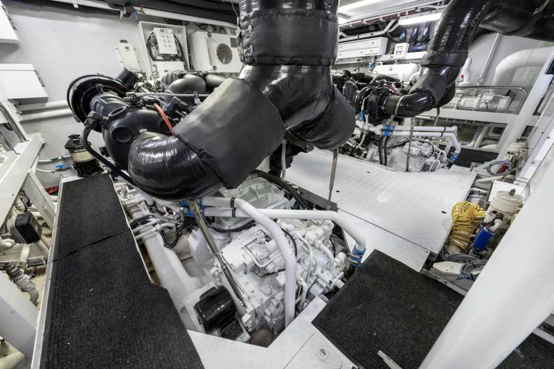 Slide: The Image of Intermarine 118 1998 - 78