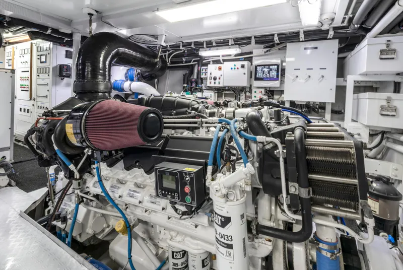 Slide: The Image of Intermarine 118 1998 - 80