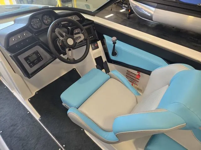 Slide: The Image of MasterCraft NXT20 2020 - 11