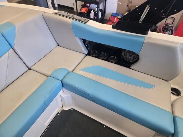 Slide: The Image of MasterCraft NXT20 2020 - 14