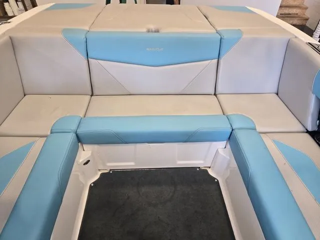 Slide: The Image of MasterCraft NXT20 2020 - 16