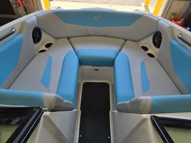 Slide: The Image of MasterCraft NXT20 2020 - 17