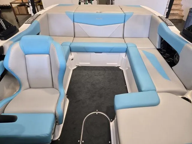 Slide: The Image of MasterCraft NXT20 2020 - 19