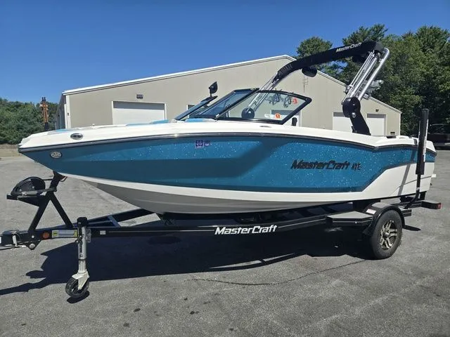 Slide: The Image of MasterCraft NXT20 2020 - 4