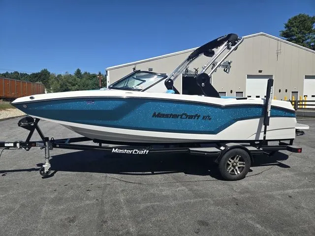 Slide: The Image of MasterCraft NXT20 2020 - 5