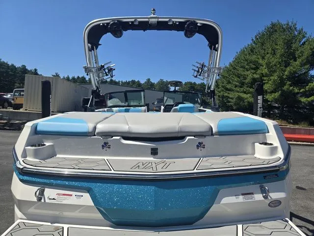 Slide: The Image of MasterCraft NXT20 2020 - 9