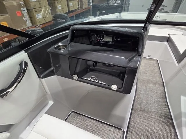 Slide: The Image of Monterey M-20 2018 - 10