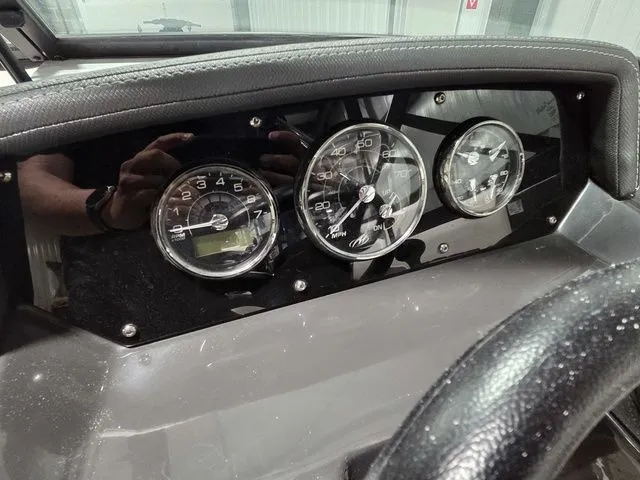 Slide: The Image of Monterey M-20 2018 - 15