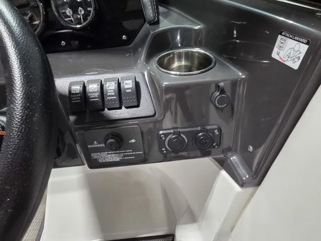 Slide: The Image of Monterey M-20 2018 - 17